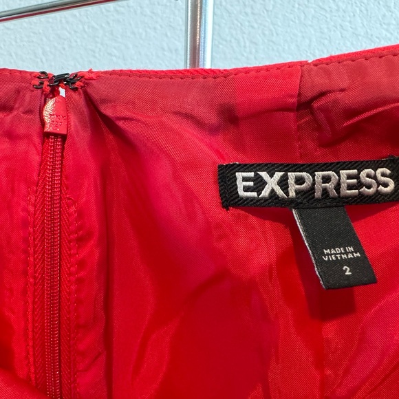 Women’s Express Red A-line mini skirt with two pockets - Picture 3 of 3